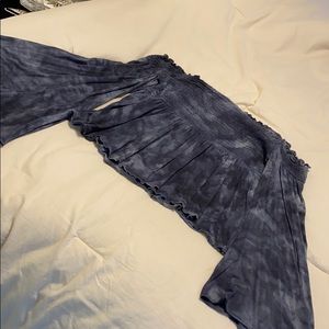 American Eagle Off the Shoulder Top Blue Gray Tie Dye